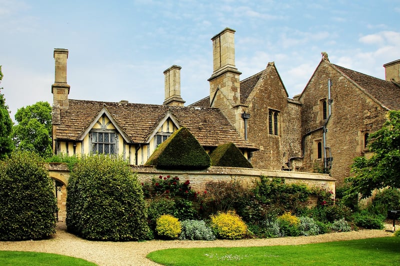 Vintage Manor
